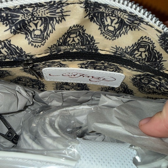 Ed Hardy White Tattoo-Print Shoulder Bag with Chain Strap - NWT - Picture 5 of 9